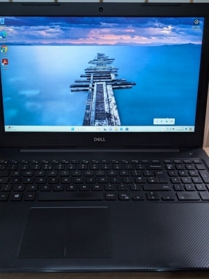 DELL VOSTRO 15 INCH SCREEN