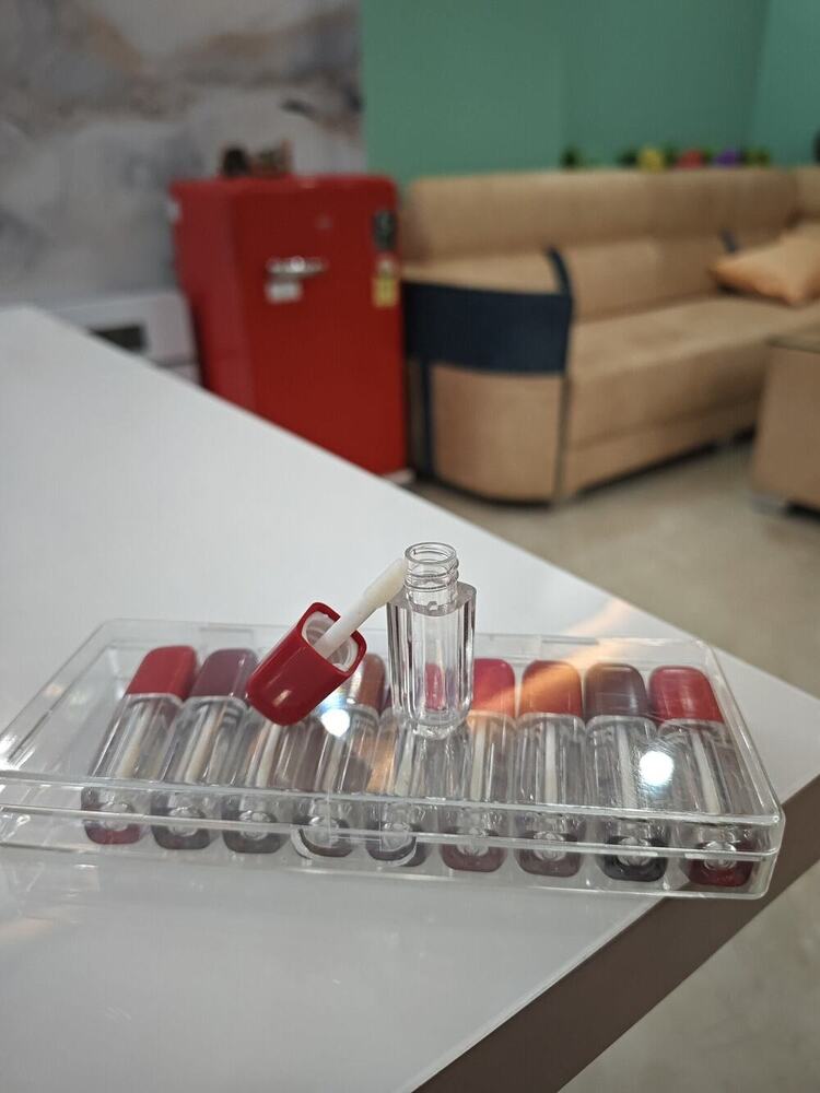 L-1001 0.8ml each 10 Bottle Complete Set Plastic Liquid Lipstick Container.