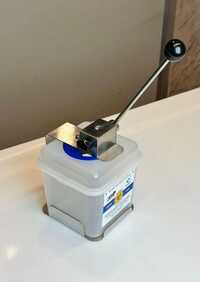 1Ltr Needle Cum Syringe Hub Distroyer with Sharp Container