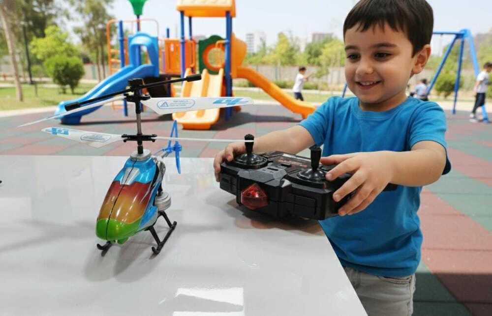 Games Remote Control Flying Helicopter Toy