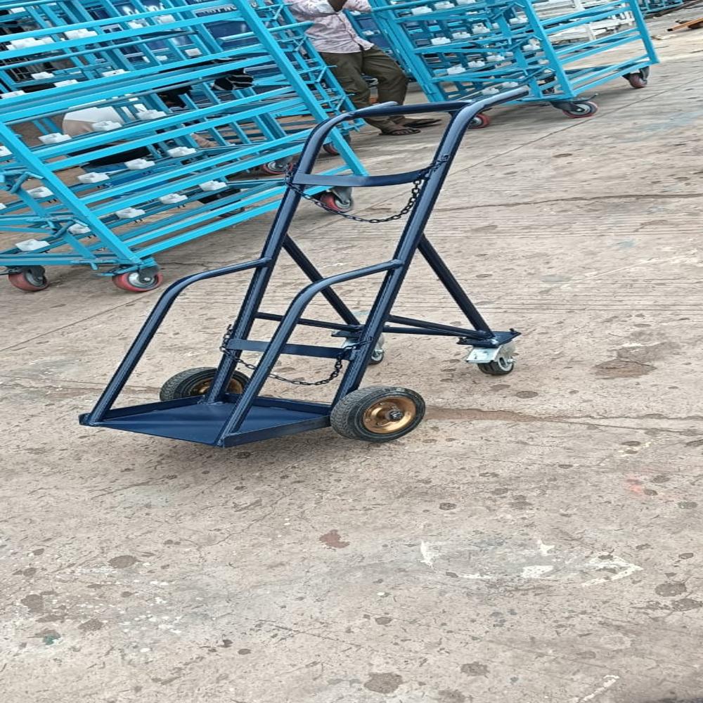 Oxygen Cylinder Trolley - Feature: Easy To Use
