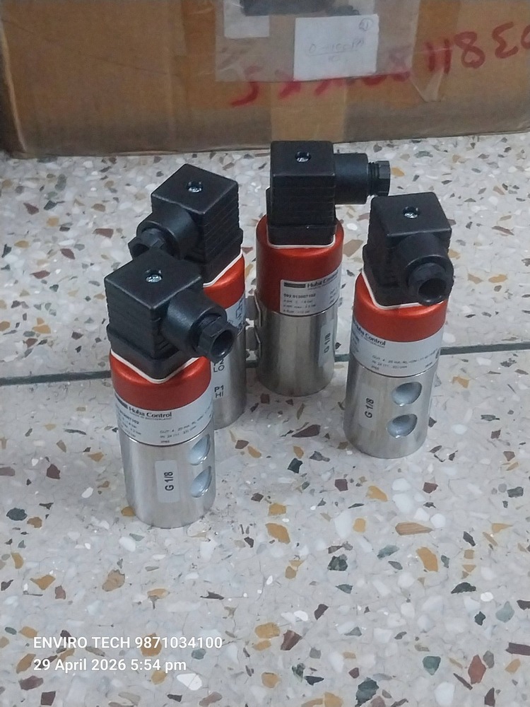 Huba Pressure Transmitter Model 692.913007102 Range 0 TO 1.6 Bar