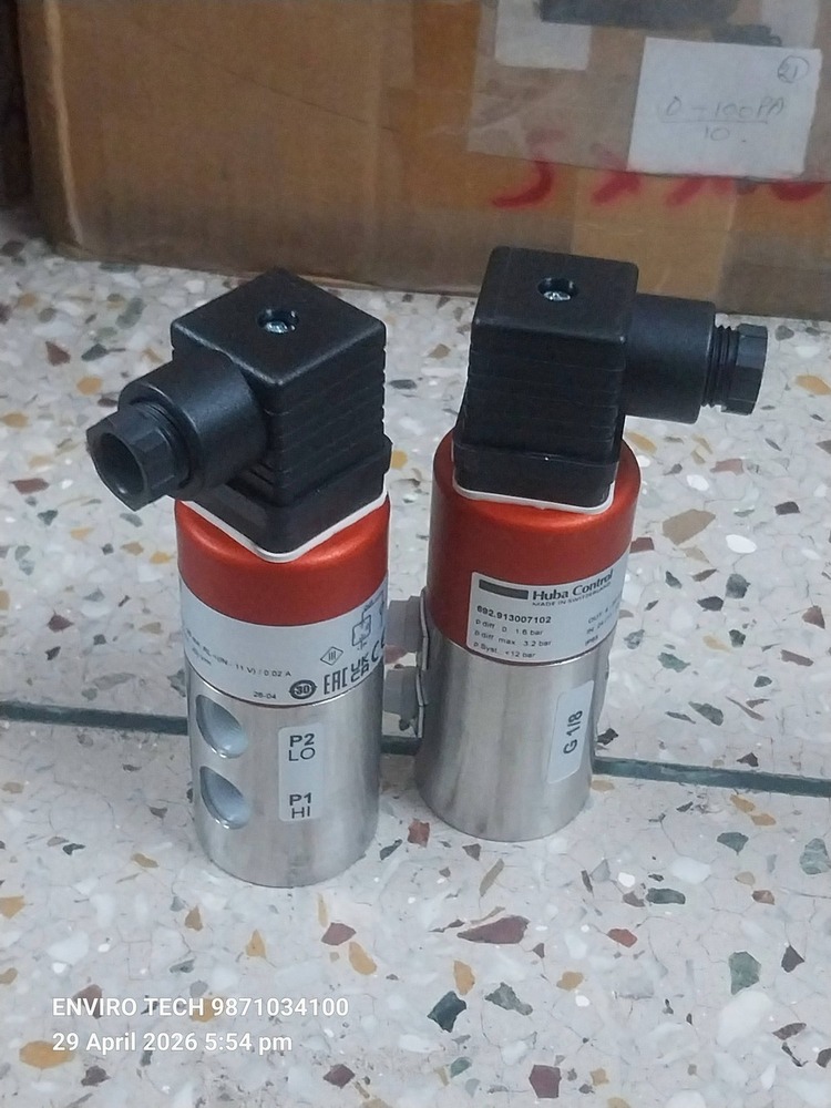 Huba Pressure Transmitter Model 692.913007102 Range 0 TO 1.6 Bar