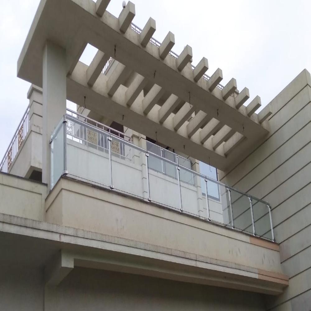 STAINLESS GLASS RAILING