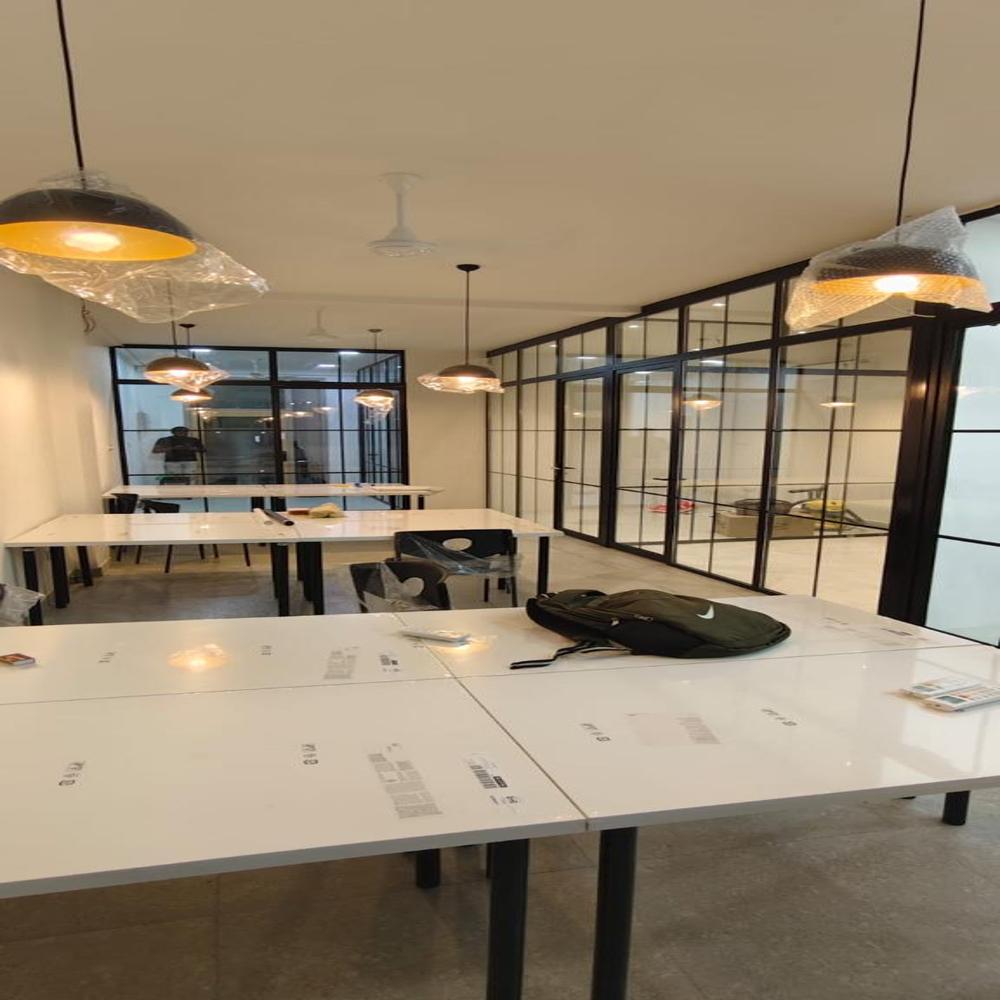 SLIM PROFILE PARTITION