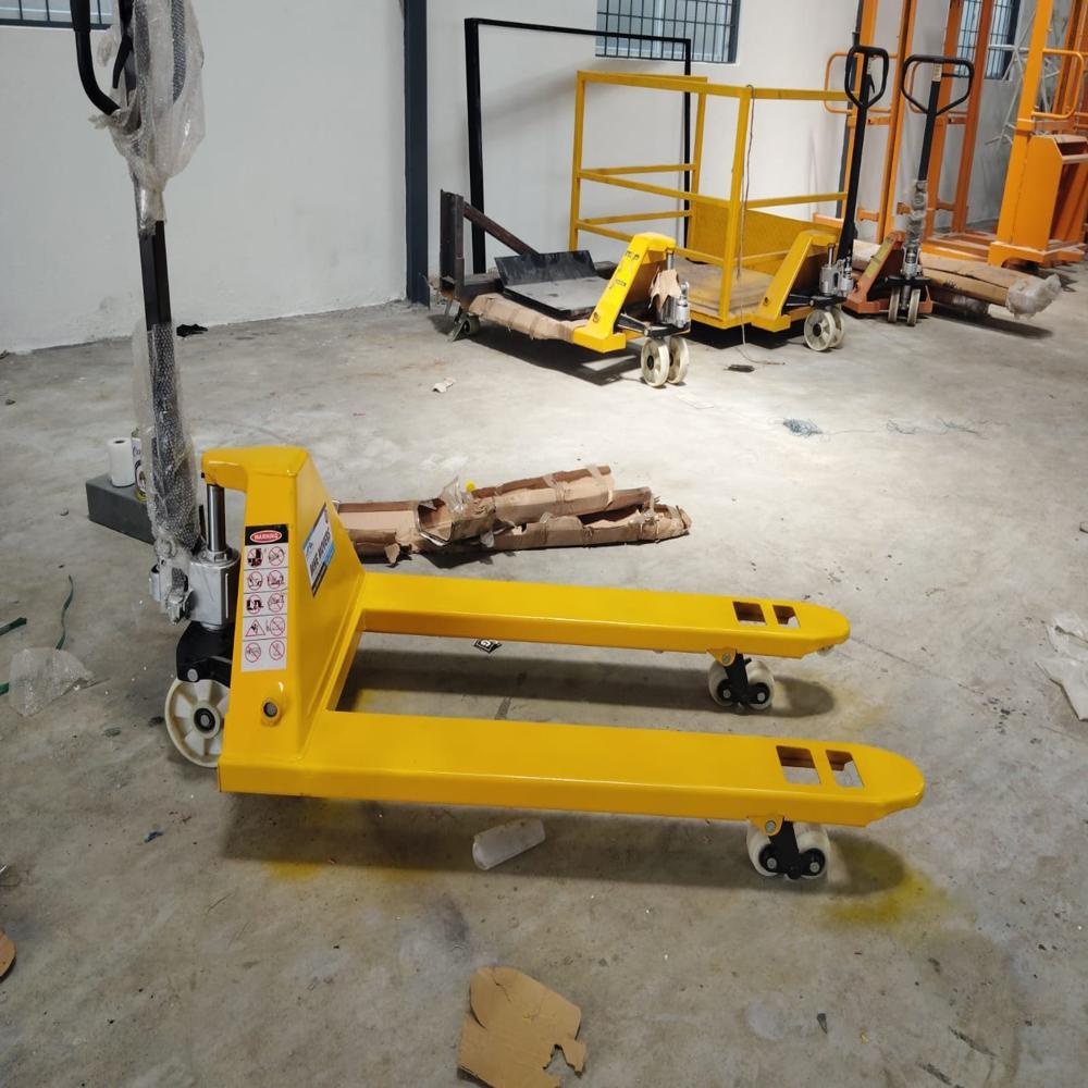Hand Pallet Truck - Color: Black