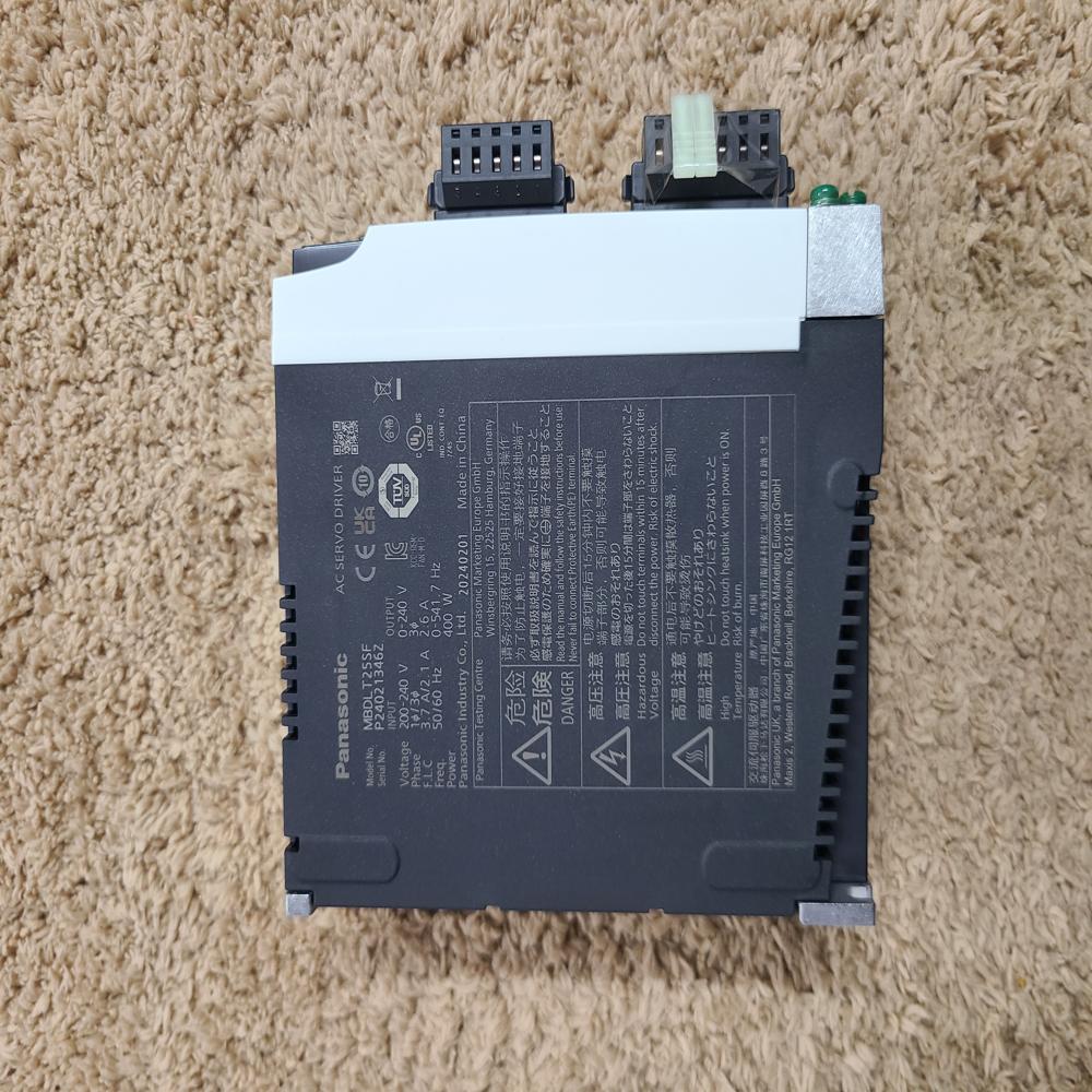 Madln15be - E-cat Panasonic A6 200w Driver - Color: Black And Silver