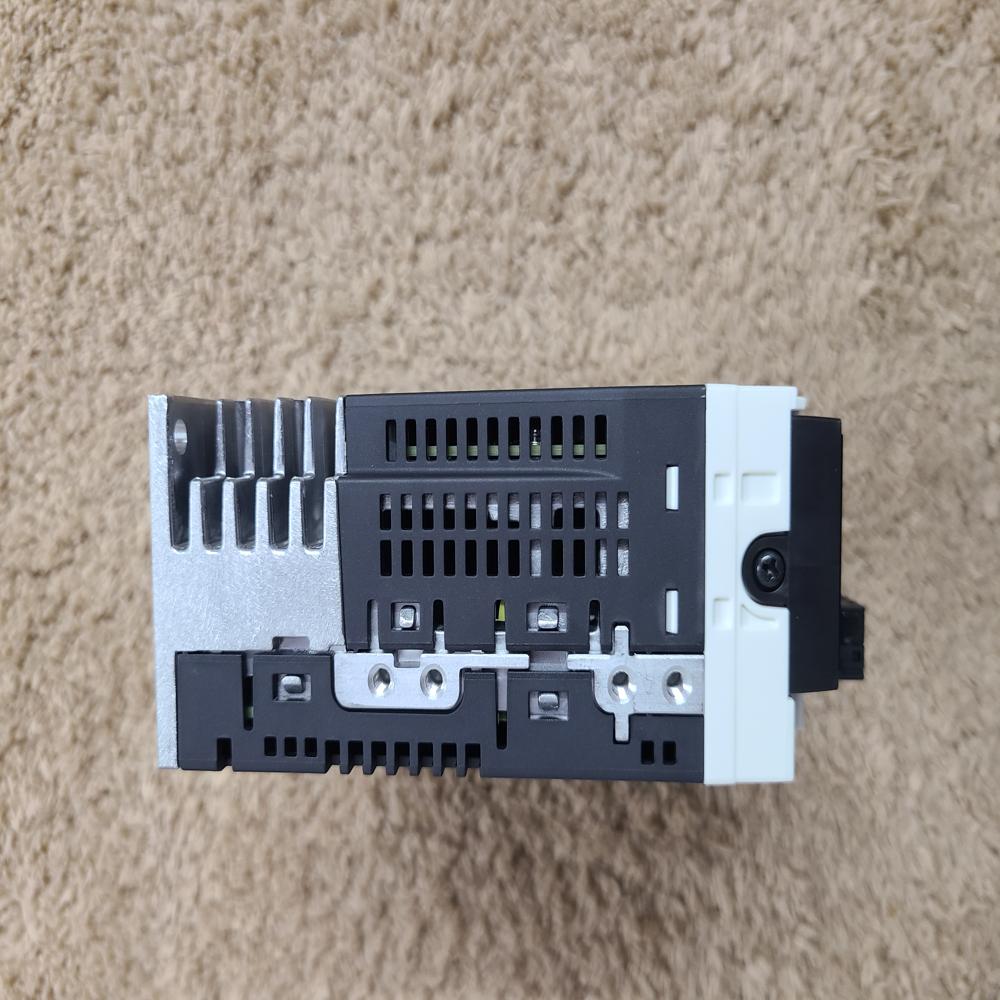 Madln15be - E-cat Panasonic A6 200w Driver - Color: Black And Silver