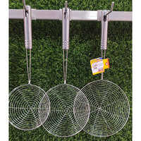 Kitchen Ss Skimmer - Capacity: Suitable For Medium Quantities (about 100-150 Ml Liquid At A Time)