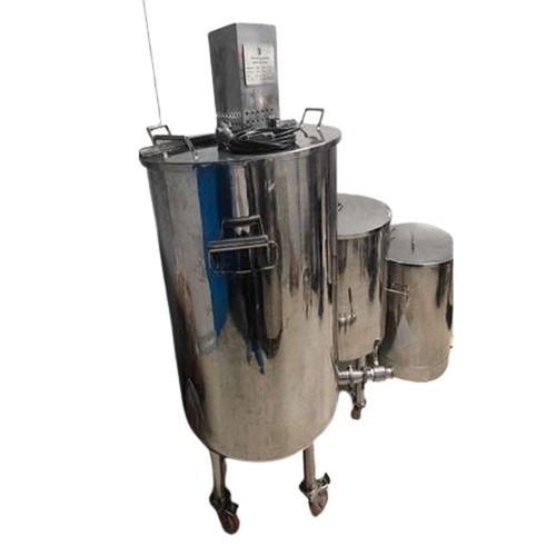 Medicine Servive Tank With Stirrer