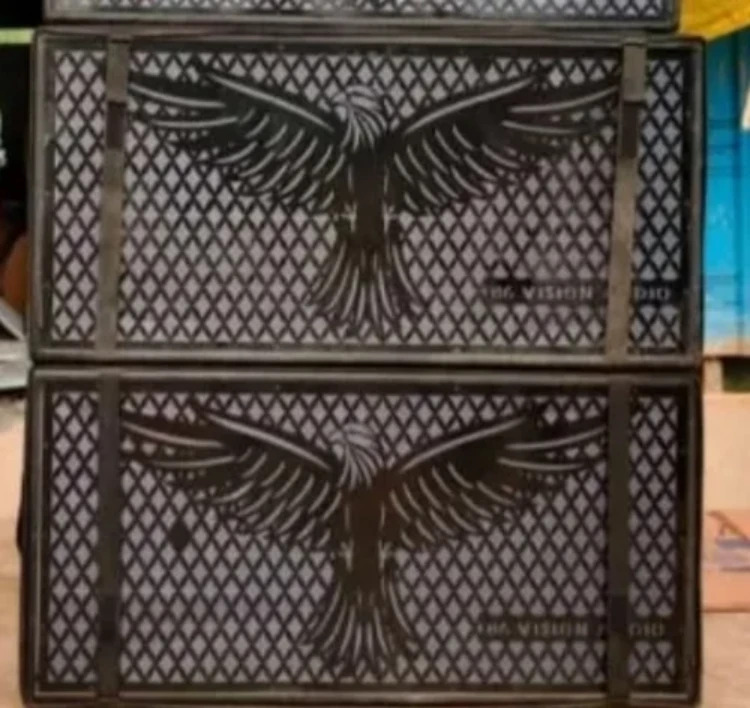 Eagle Dual 18 Base Dj Grill - Frame Material: Color Steel