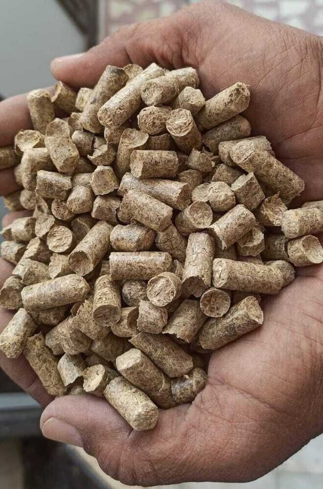 8 Mm Hardwood Based Biomass Pellet