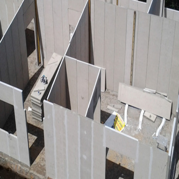 Solid wall panel