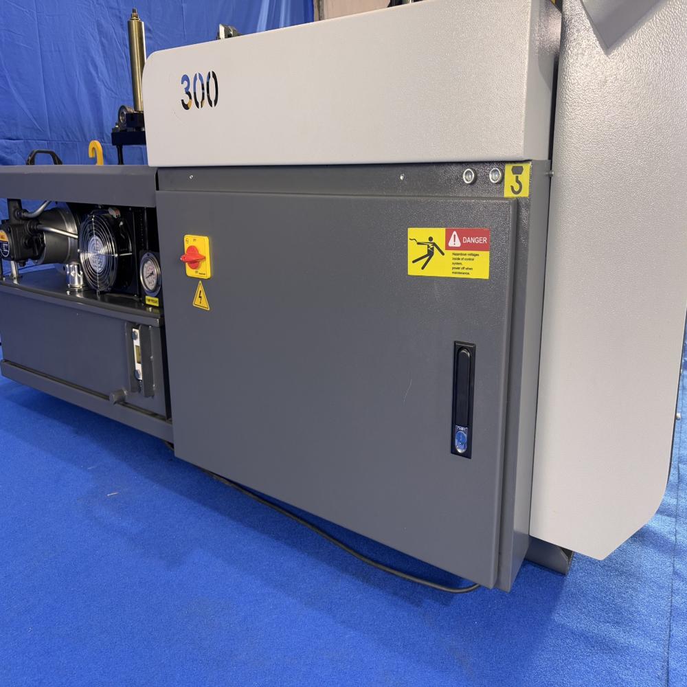 Atal 300nc - Application: Metal Cutting