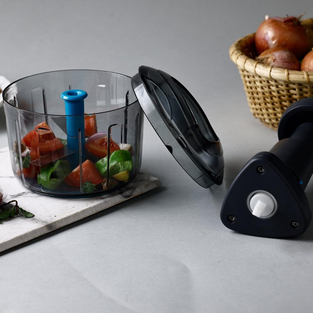 Ganesh Bingo Lock-Unlock Push Chopper (725ML)