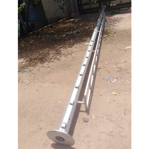 Octagonal Pole
