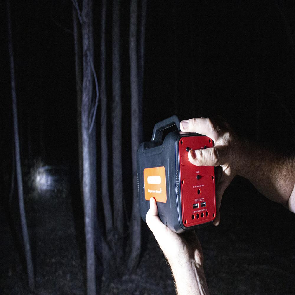 SR Portables Thia Hand held Lithium Solar Generators