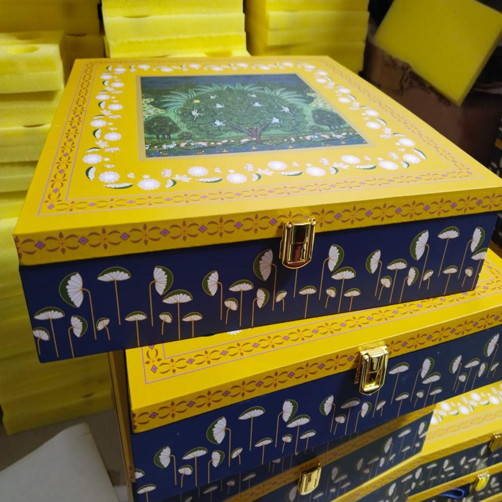 WEDDING GIFT BOX
