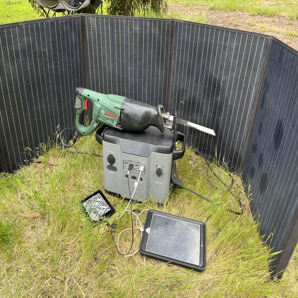 SR Portables Minotaur Hand Held Lithium Solar Generators