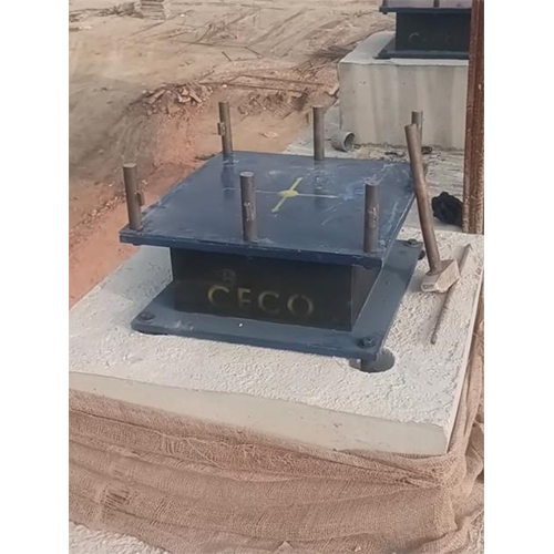 Elastomeric bridge bearing with metal plate