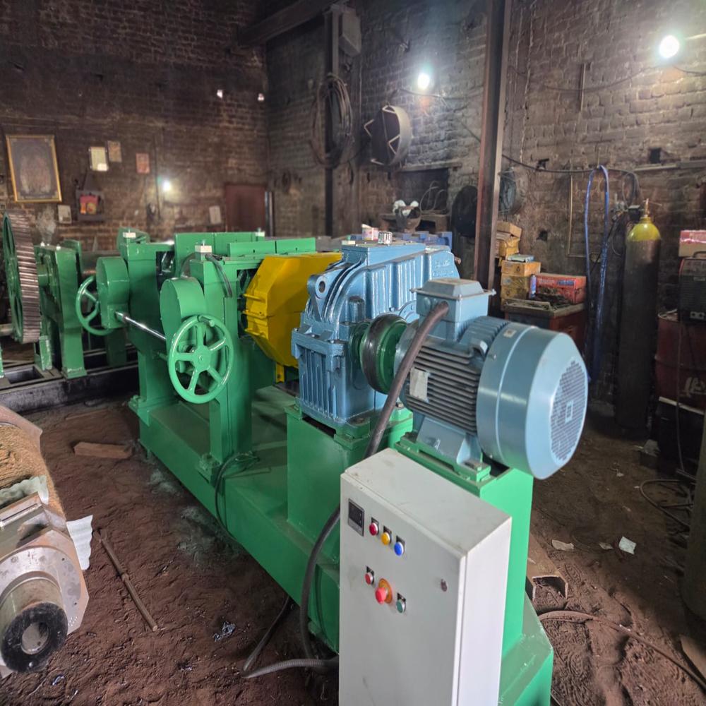 Rubber Mixing Mill - Chilled Cast Iron Roll, 300mm Diameter X 1500mm Length , 50kw Power With Variable Speed & Emergency Stop Safety Feature