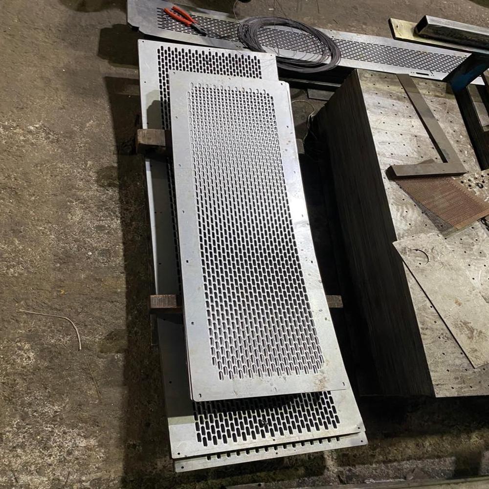 Oblong Hole Perforated Sheet