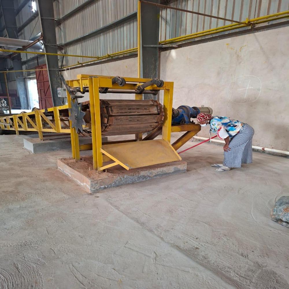 Ingot casting conveyor