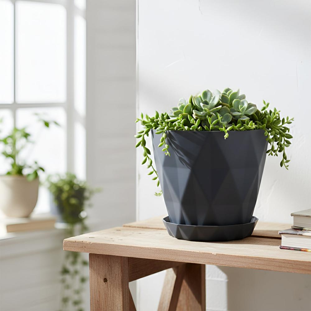 Diamond Design Plastic Flower Pot Set with Drain Tray (5 Pc)
