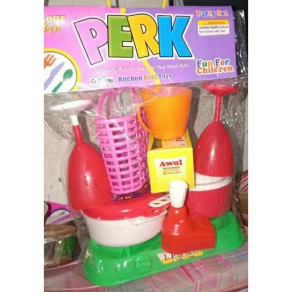 Plastic Perk Kitchen Set