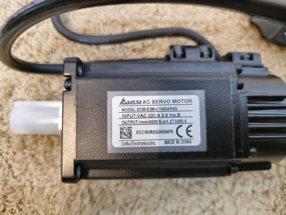 Asd-e3-0121-e Delta Servo Driver 100w - Color: Black And Silver
