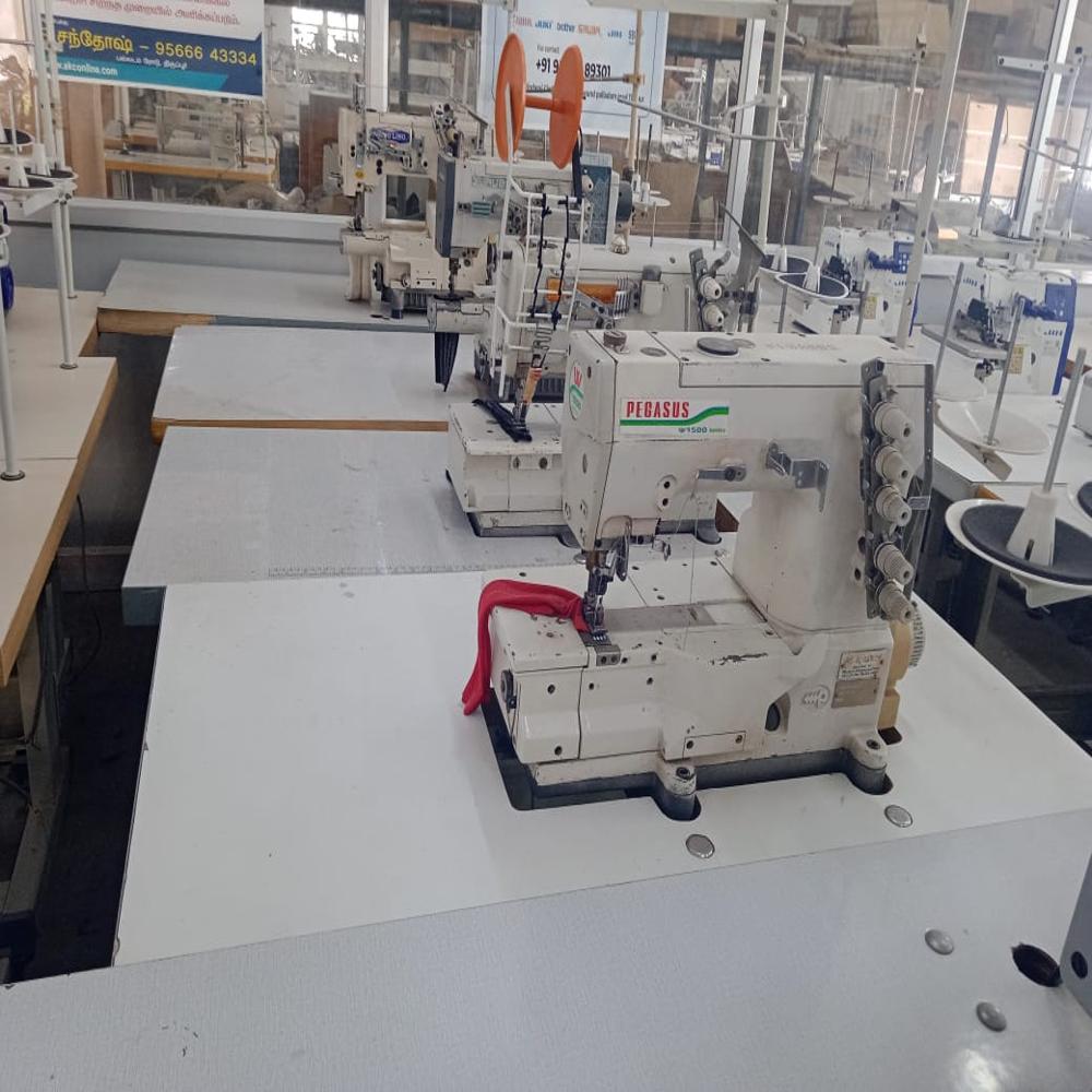 Pegasus W1500 Flatbed Flatlock Sewing Machine - Color: Sand Beige Or Off-white