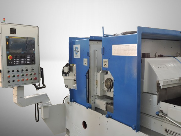 Centerless Grinding Machine