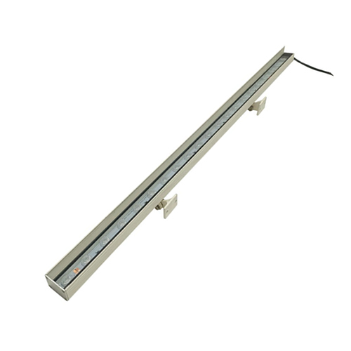 Linear 3825 Wall Washer with Visor MONO 660mm