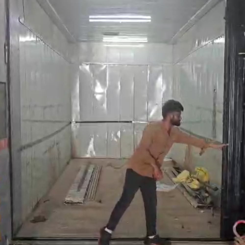 Hydraulic Car Elevator Manufacturer - Capacity: 2500 Kg