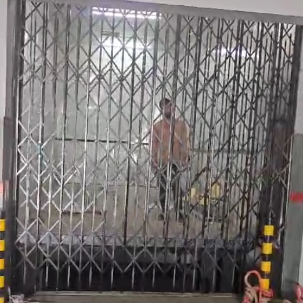 Hydraulic Scissor Car Lift Manufacturer - Capacity: 2500 Kg