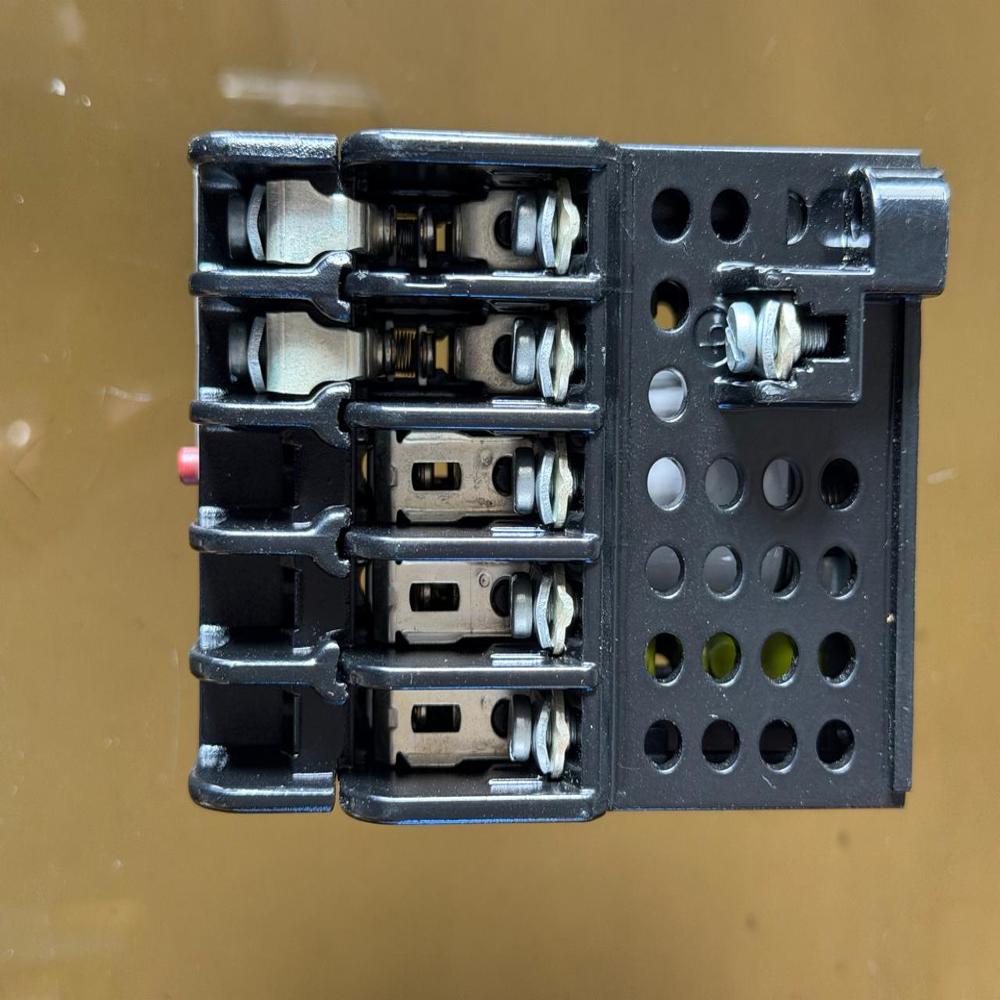 SIEMENS AIR BREAK CONTACTOR 3TA21 12-OA