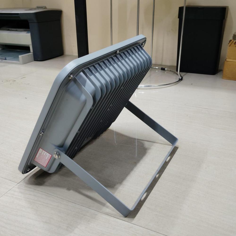 Crompton 200W Flood Light