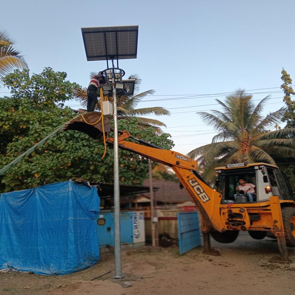 solar flood light 30w