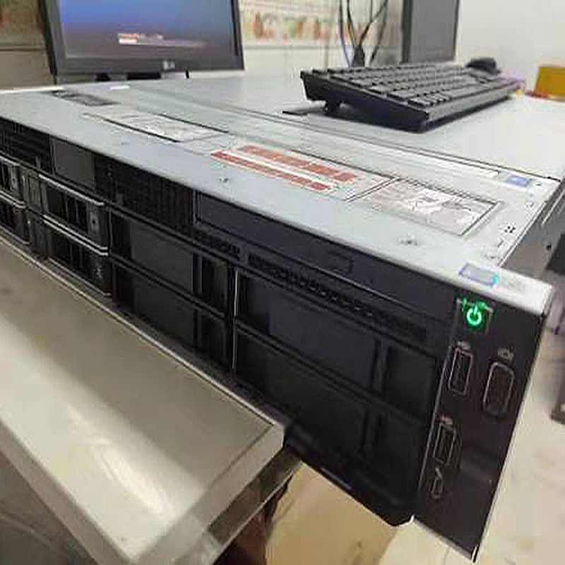 Hot Selling  Dells PowerEdge R740 8SFF 2U Server/2*Heatsink/2*750W/No Rail Kit/Rack