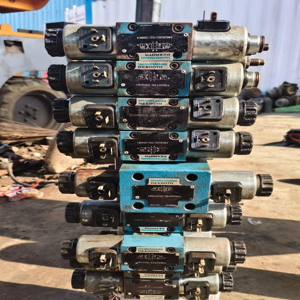 JLG 660SJ Valve Bank / Hydraulic Manifold Assembly