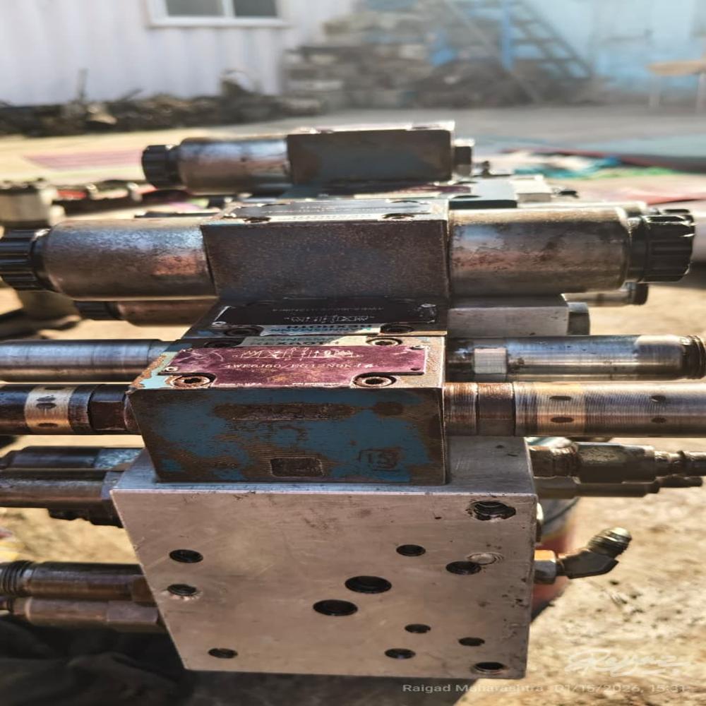 JLG 660SJ Valve Bank / Hydraulic Manifold Assembly