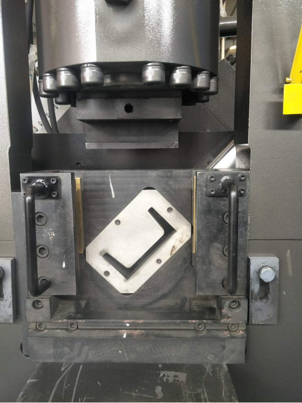 Angle/Flat/Channel Steel Use 3 In 1 Cnc Punching Marking Cutting Machine Line Model Jbc1010 - Feature: Low Energy Consumption