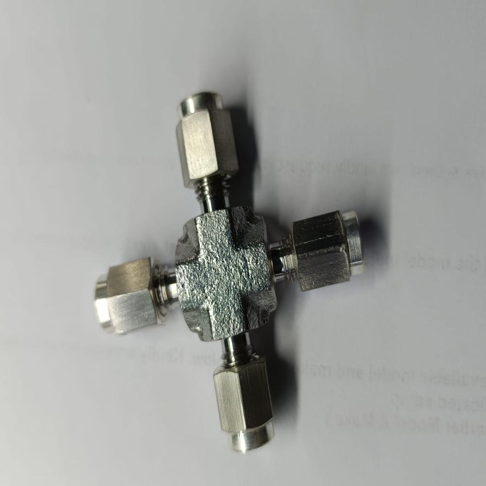 Female Cross - Color: Silver