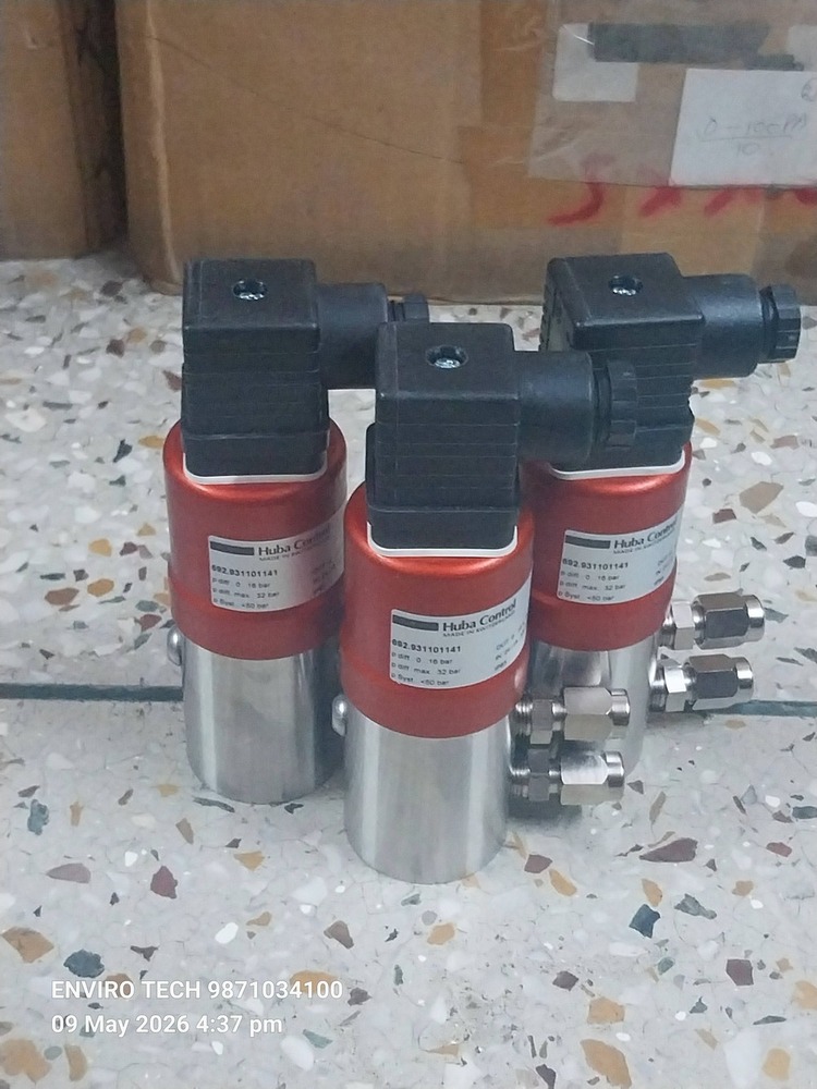 Huba Pressure Transmitter Model 692.931101141 Range 0 TO 16 Bar
