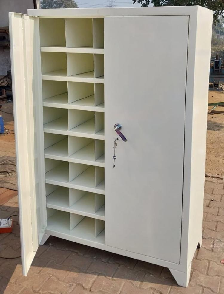 Pigeon Hole Rack With Door