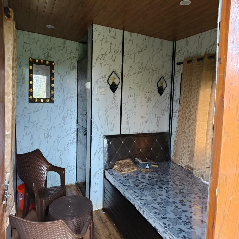 Security Cabins - Color: Yellow