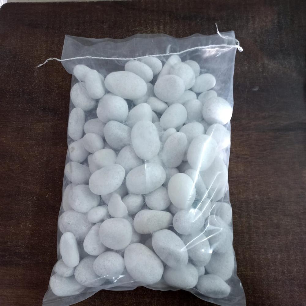 Snow White Glossy Polished Pebble Stones for Garden Landscaping and Aquarium Fish Pond Decoration