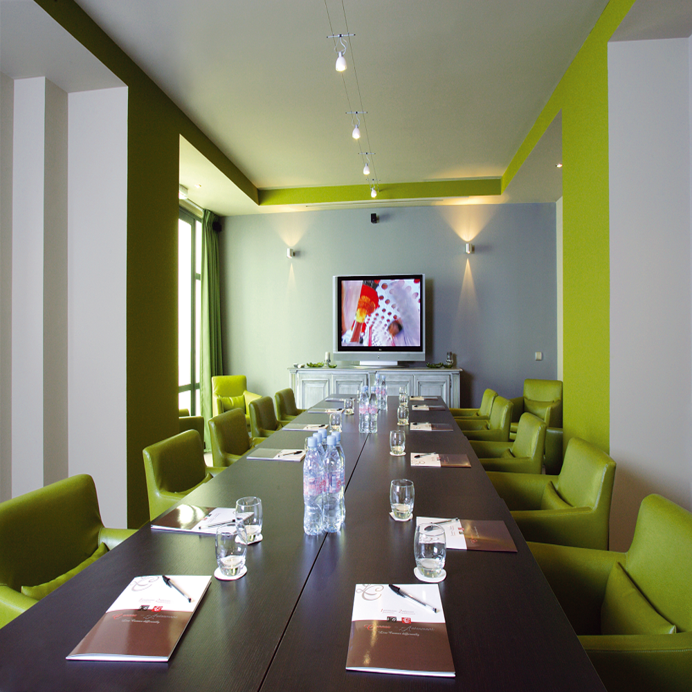CORPORATE INTERIOR