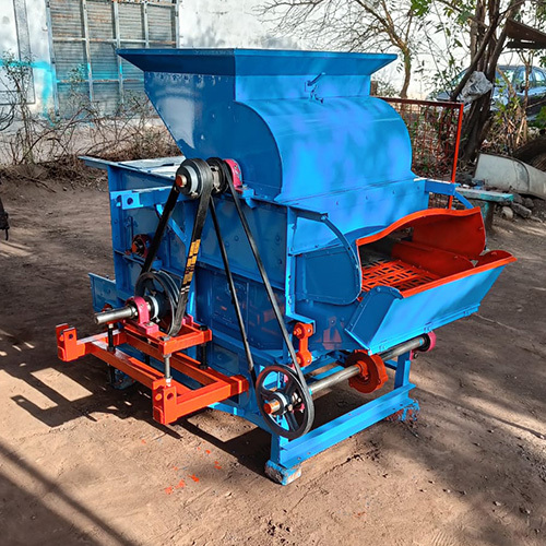 Tactor And Motor Opreted Kalonji Cleaning Decorticator Machine