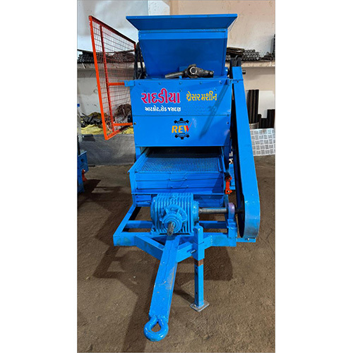 Tractor Operated Multiple Decorticator Machine